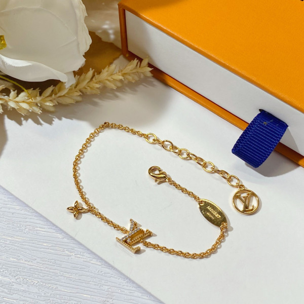 l**is V*t*n bracelet