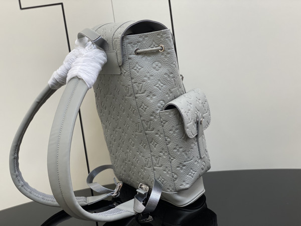 l**is V*t*n christopher pm