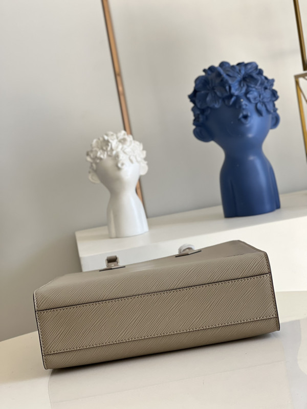 l**is V*t*n petit sac plat