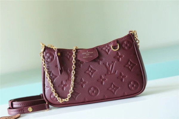 l**is V*t*n easy pouch on strap