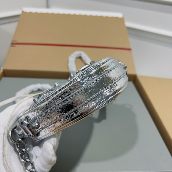 Ba*len*cia*ga le cagole heart mini metallic crinkled-leather shoulder bag