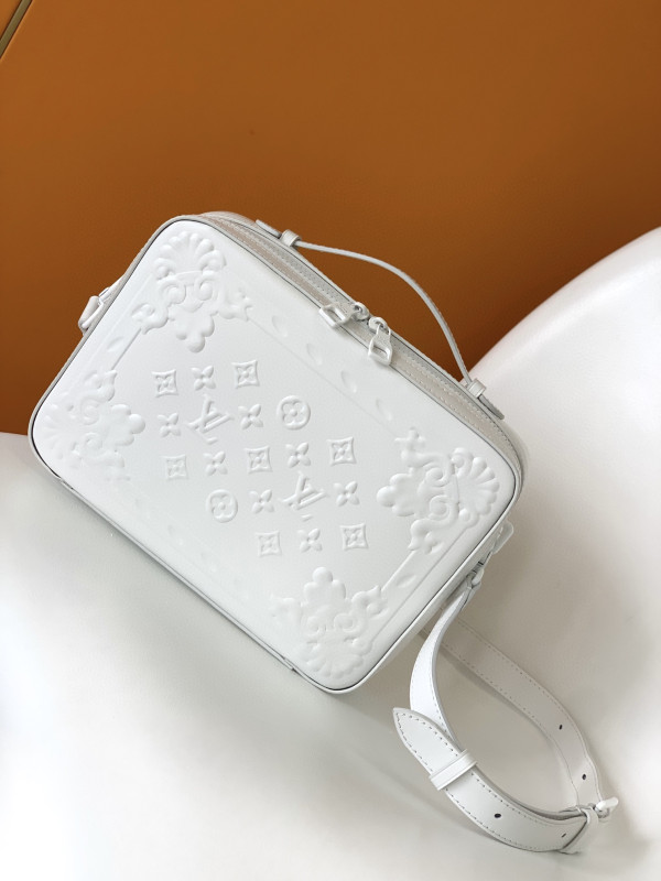 l**is V*t*n mini soft trunk