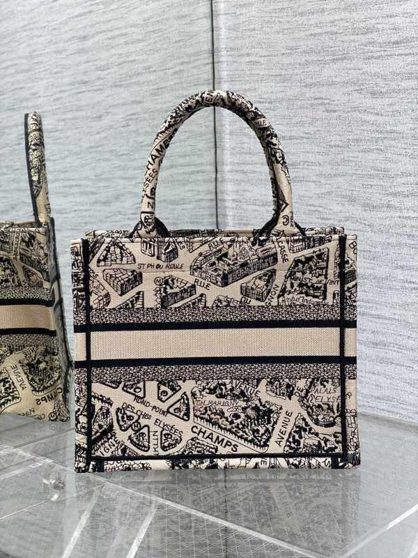 small D*or book tote