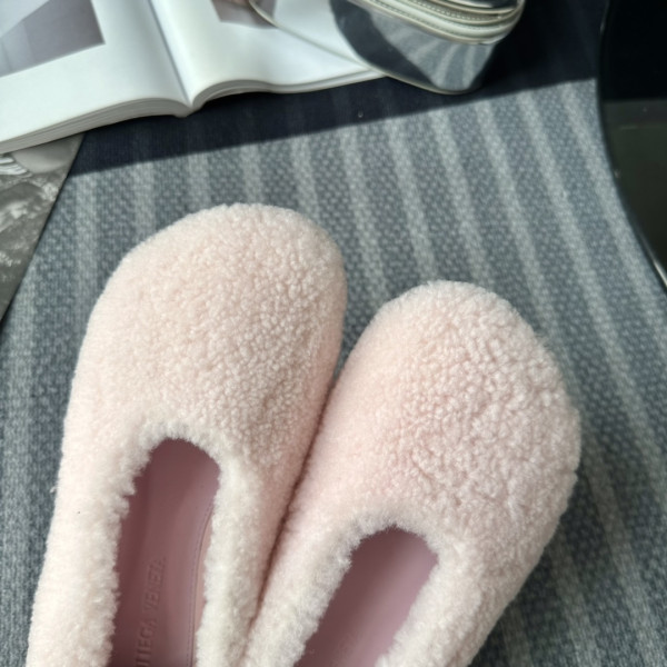 Bo*te*ga ve*ne*ta atomic shearling-trimmed ballet flats