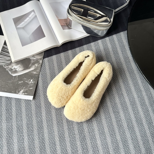 Bo*te*ga ve*ne*ta atomic shearling-trimmed ballet flats