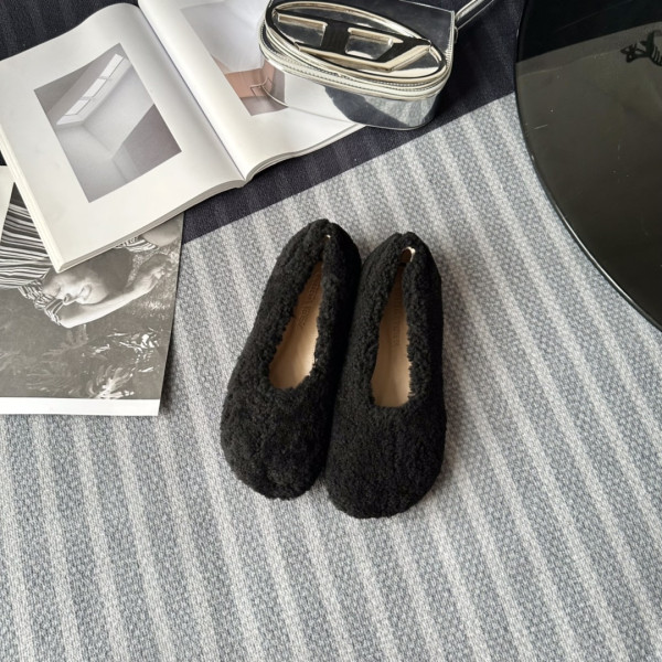 Bo*te*ga ve*ne*ta atomic shearling-trimmed ballet flats