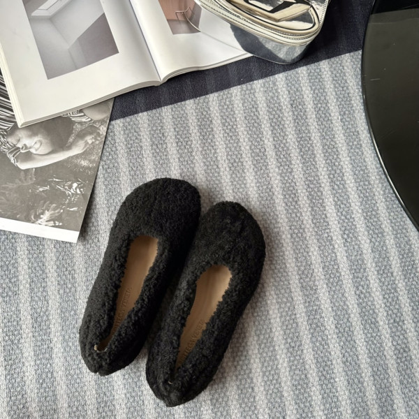 Bo*te*ga ve*ne*ta atomic shearling-trimmed ballet flats