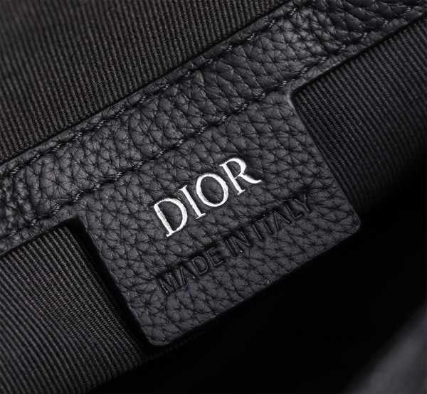 D*or saddle pouch with strap