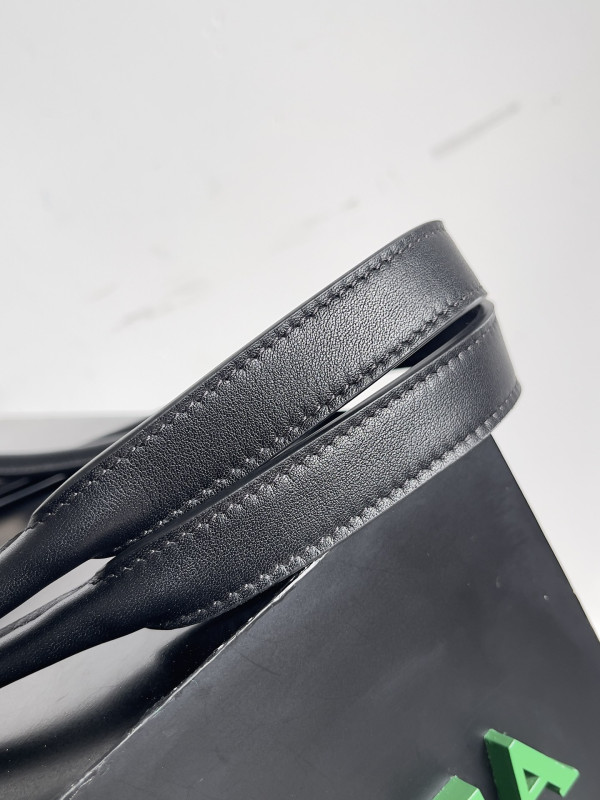 Bo*te*ga ve*ne*ta portello tote