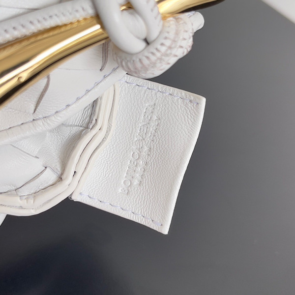 Bo*te*ga ve*ne*ta mini sardine top handle bag