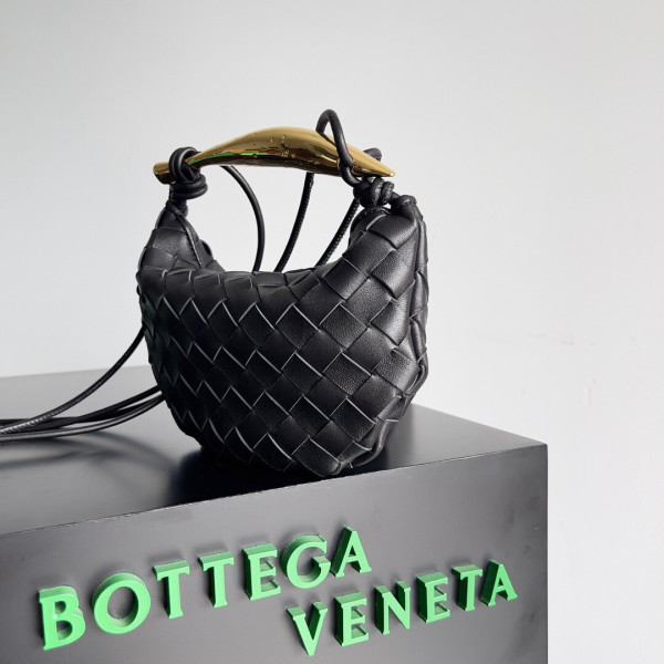 Bo*te*ga ve*ne*ta mini sardine top handle bag