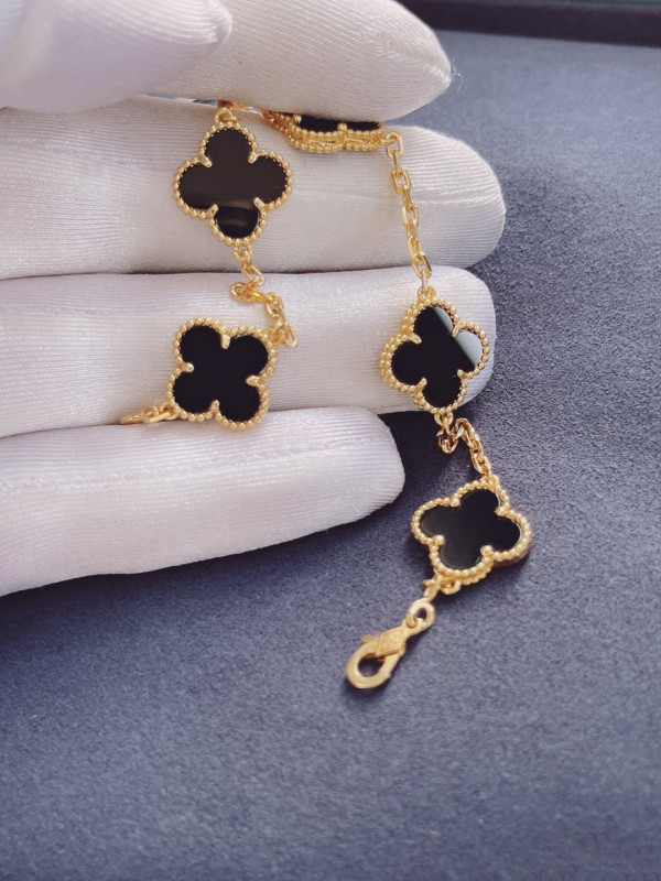 Van Cleef & Arpels Perlée BRACELET