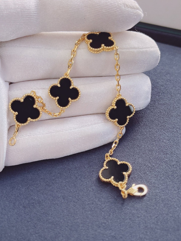 Van Cleef & Arpels Perlée BRACELET