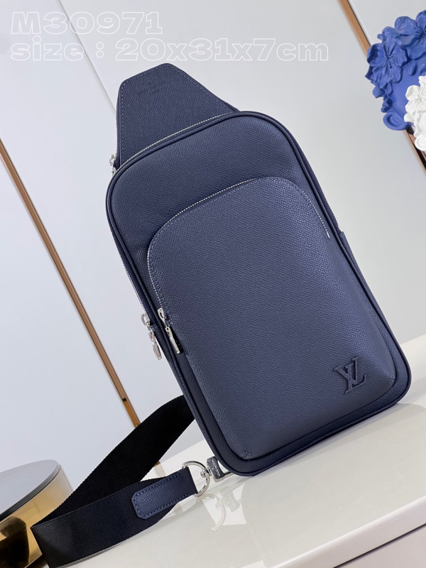 l**is V*t*n avenue slingbag nm