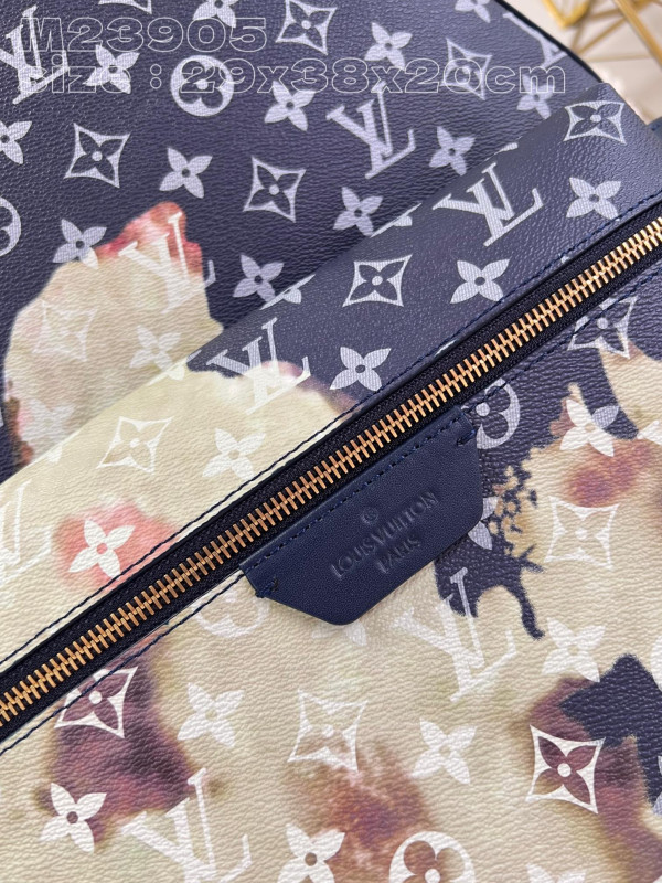 l**is V*t*n discovery backpack pm