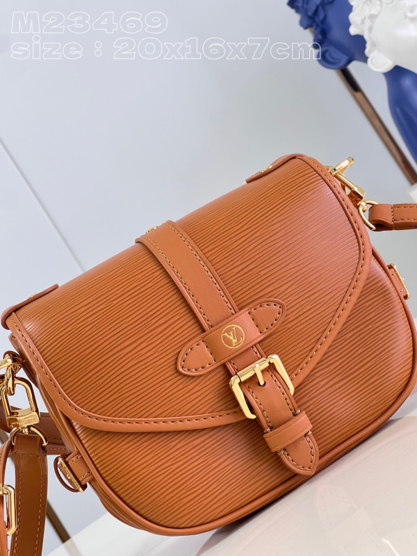 l**is V*t*n saumur bb