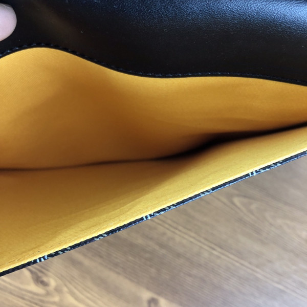 Go*ard commando envelope clutch