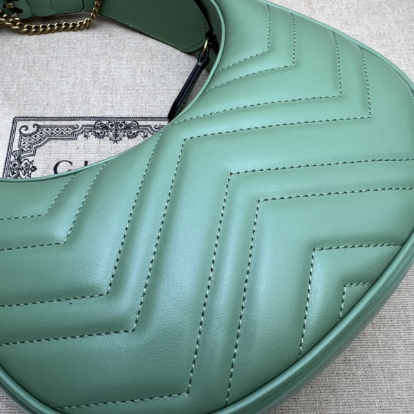 G*u*i gg marmont half-moon-shaped mini bag
