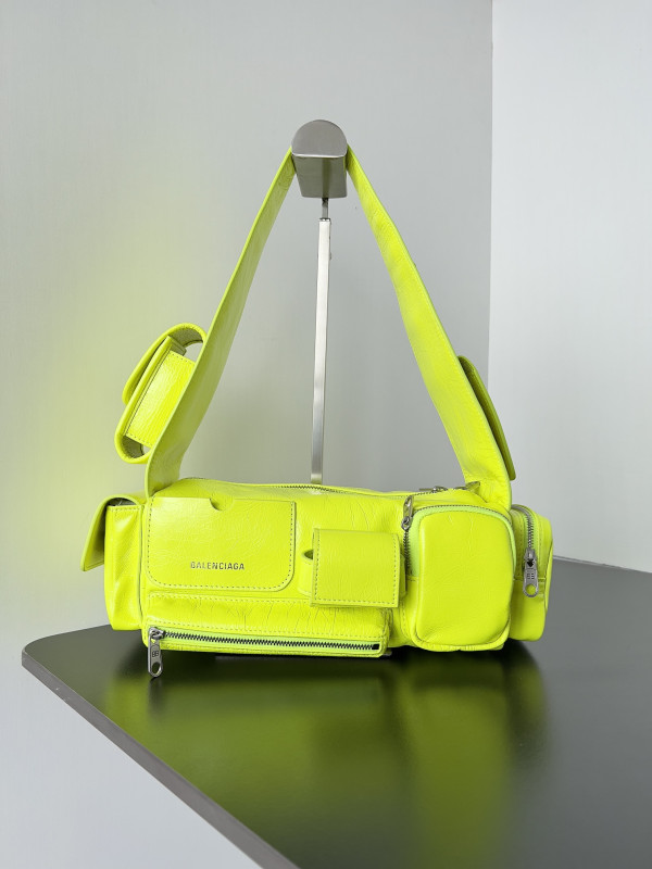 ba*len*cia*ga S*perbusy xs sling bag