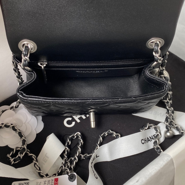 CL MINI FLAP BAG