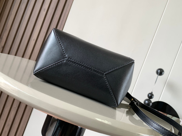 LOEWE Puzzle Fold Tote in shiny calfskin