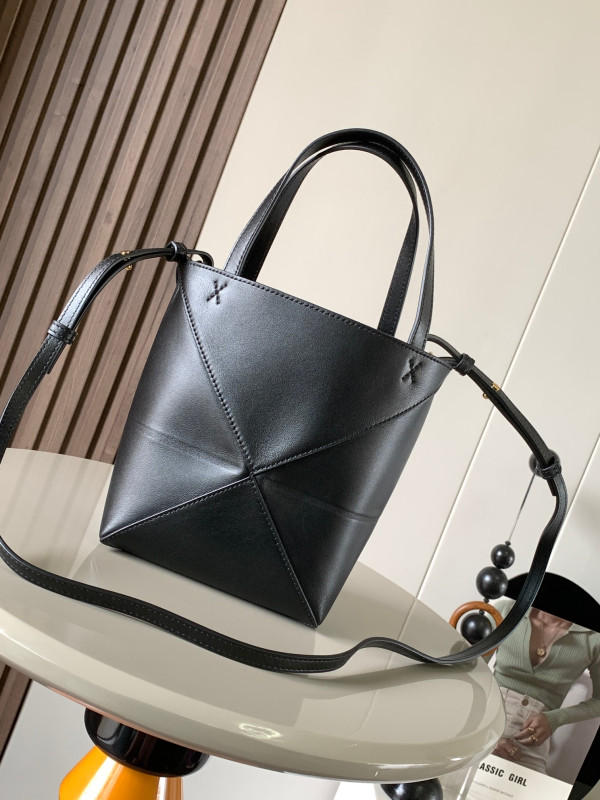 LOEWE Puzzle Fold Tote in shiny calfskin