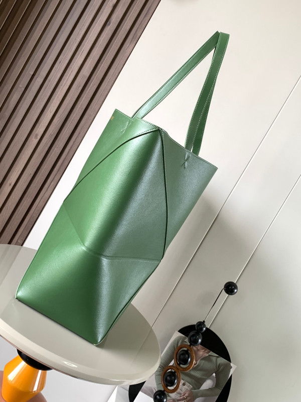 LOEWE Puzzle Fold Tote in shiny calfskin