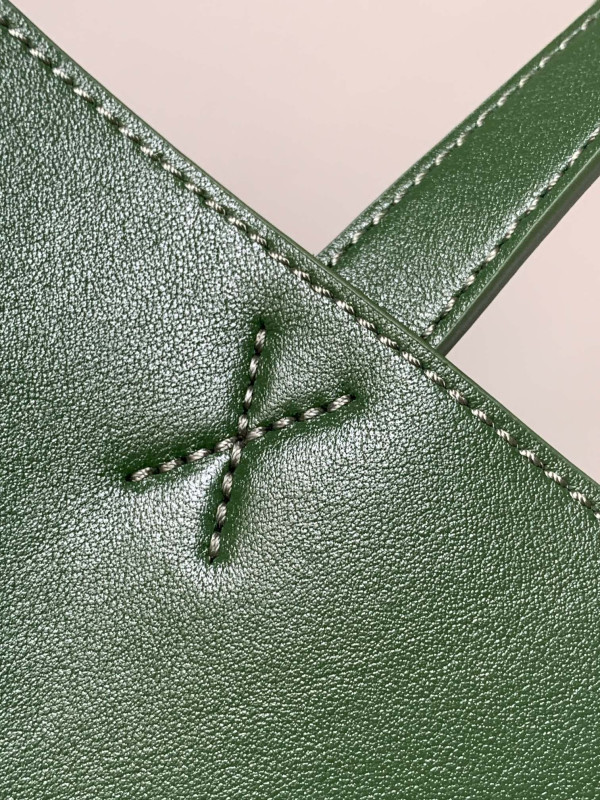 LOEWE Puzzle Fold Tote in shiny calfskin