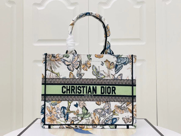 medium D*or book tote