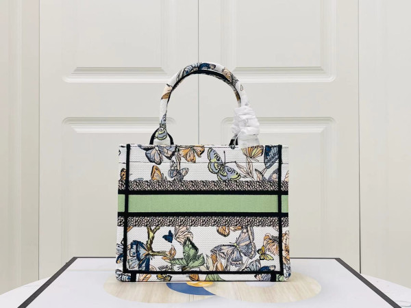 small D*or book tote