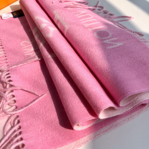 l**is V*t*n reykjavik scarf