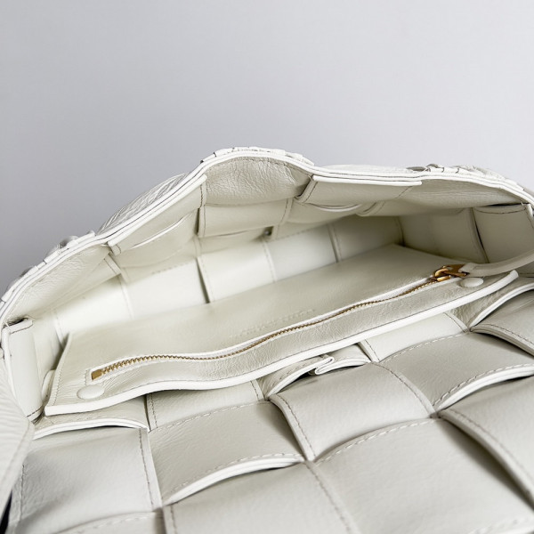 Bo*te*ga ve*ne*ta cassette