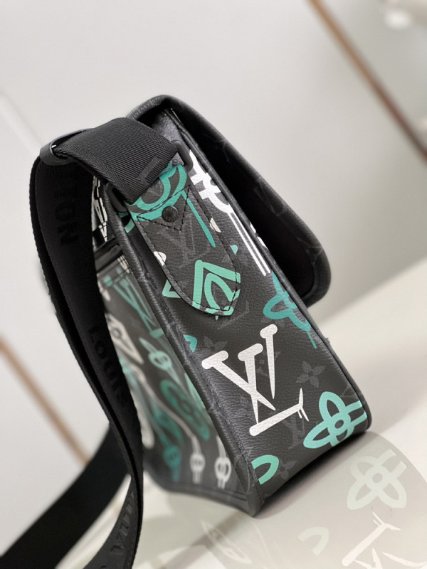 l**is V*t*n archy messenger mm