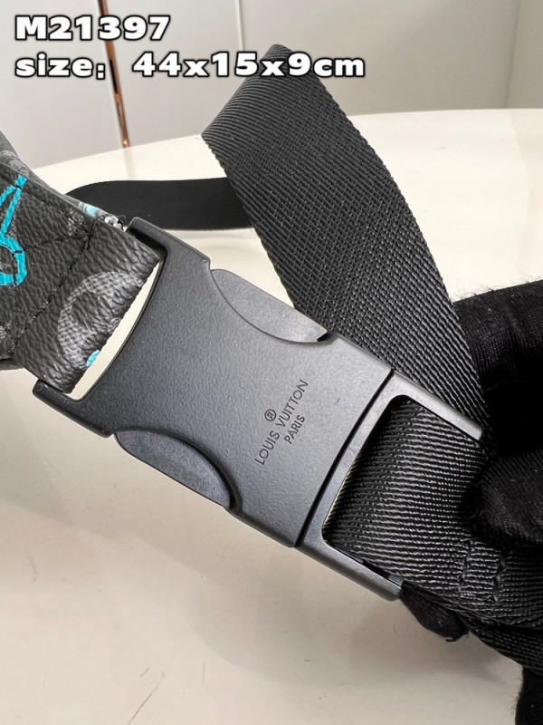 l**is V*t*n discovery bumbag