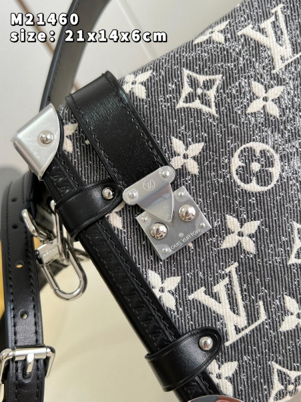 l**is V*t*n side trunk mm