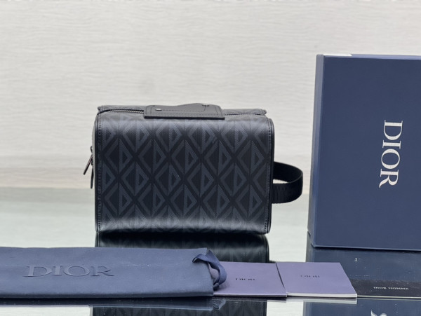 D*or lingot toiletry bag