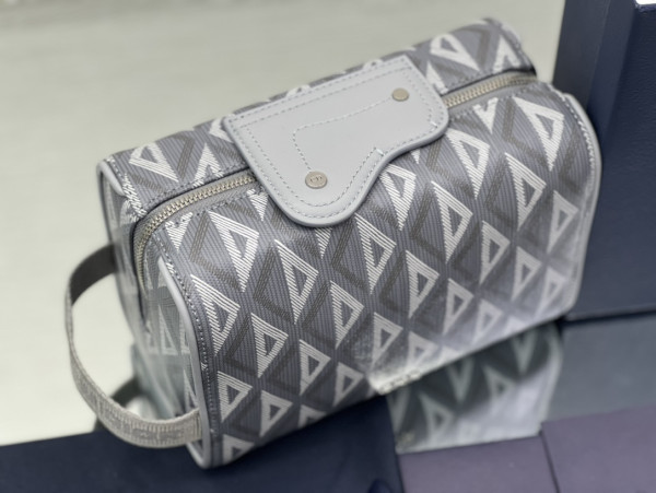 D*or lingot toiletry bag