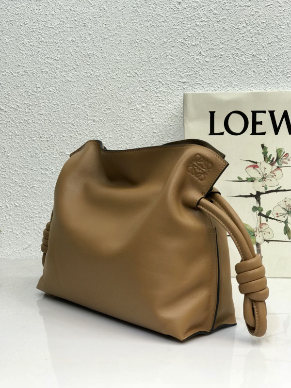 LOEWE Flamenco clutch