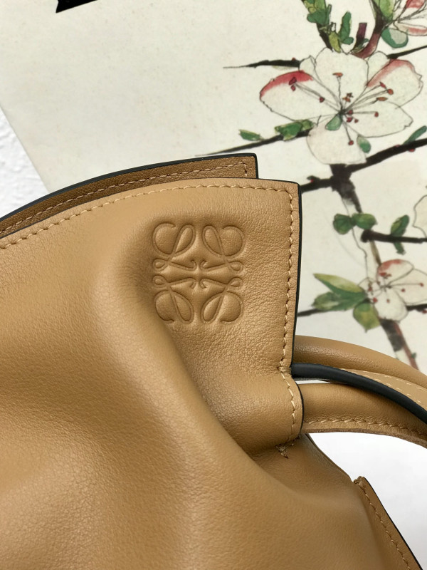 LOEWE Flamenco clutch