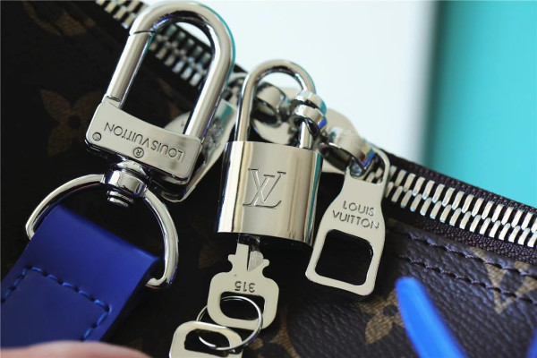 l**is V*t*n keepall bandouliÈre 50