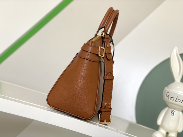 l**is V*t*n lock it mm