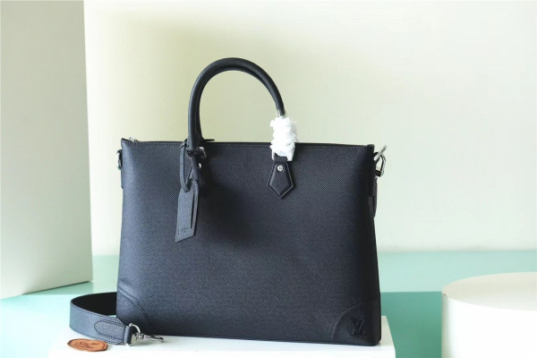 l**is V*t*n slim nv briefcase