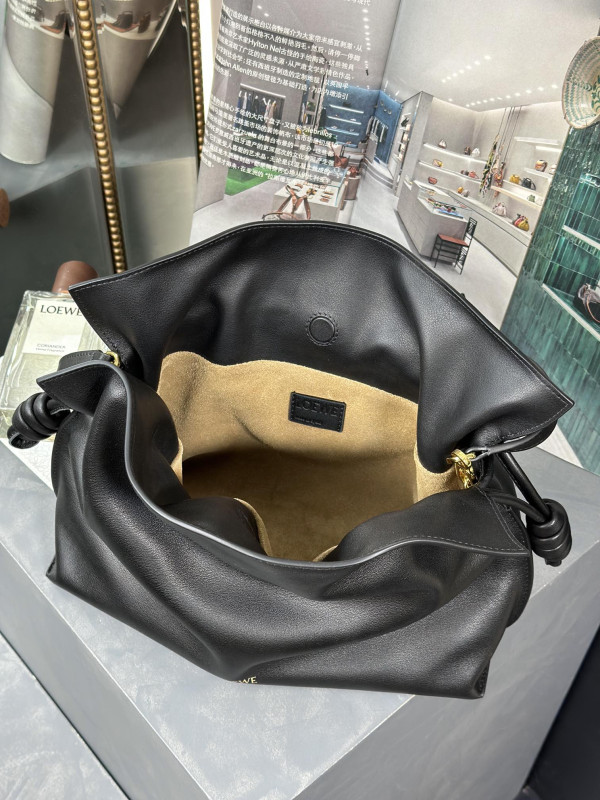 LOEWE Flamenco clutch