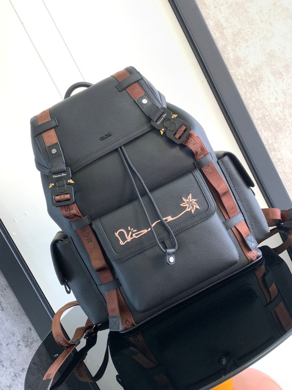 D*or large D*or hit the road backpack