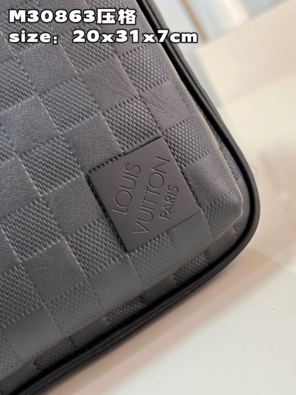 l**is V*t*n avenue slingbag nm