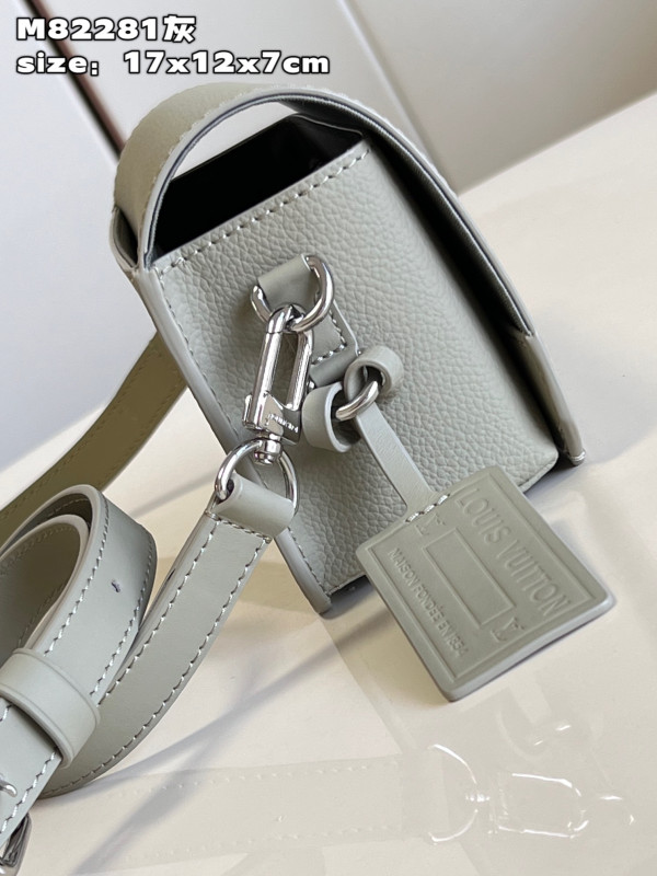 l**is V*t*n fastline wearable wallet