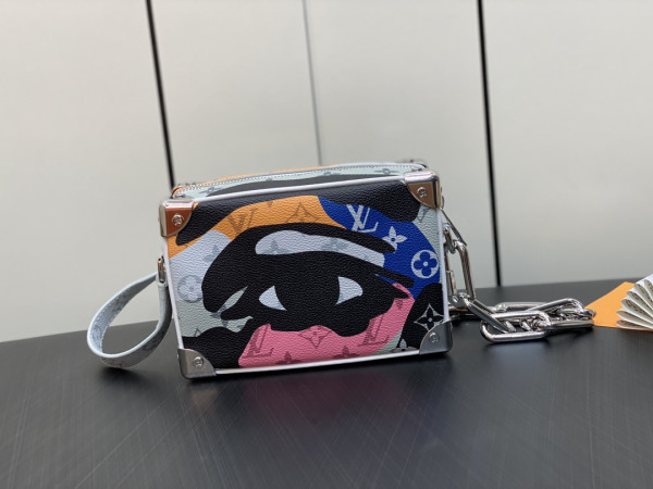 l**is V*t*n mini soft trunk