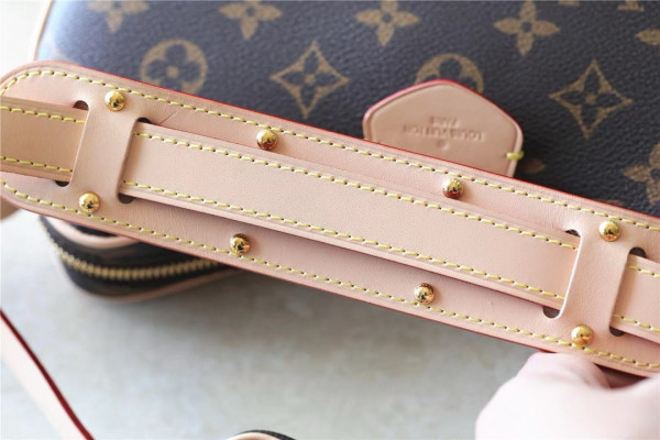 l**is V*t*n croissant mm