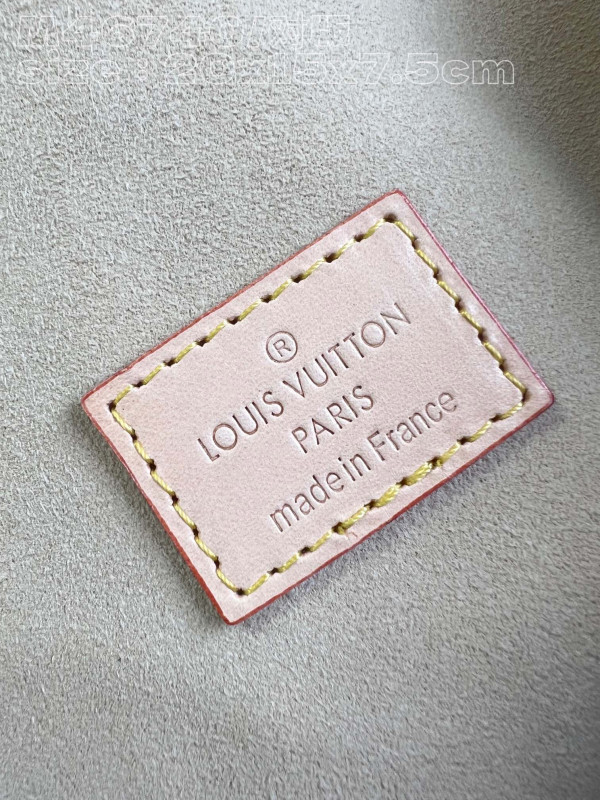 l**is V*t*n saumur bb