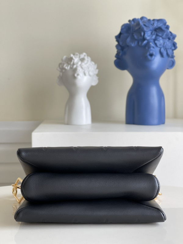 l**is V*t*n coussin bb